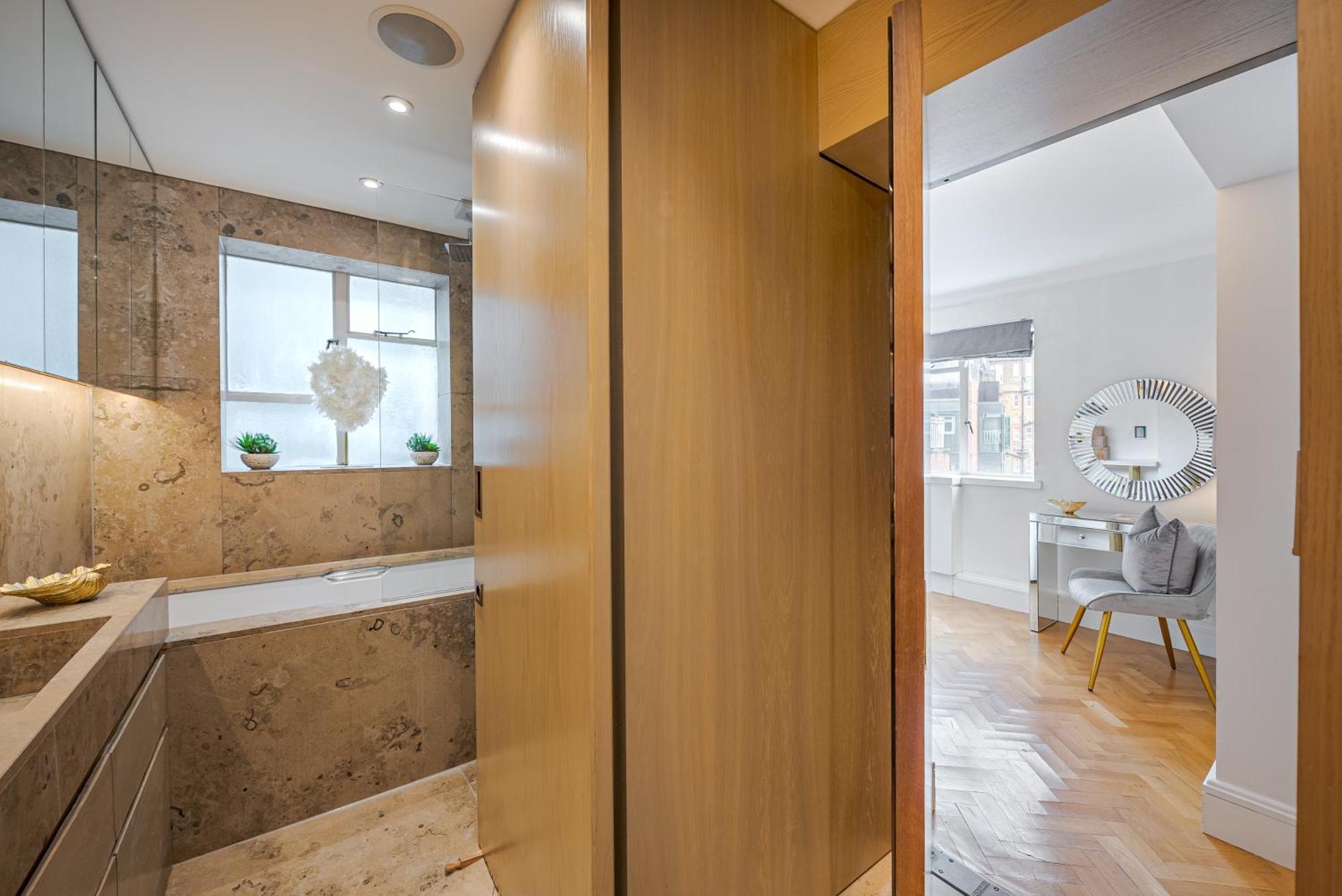 Modern Knightsbridge Apartment With Balcony Overlooking Harrods Prime Location London Kültér fotó