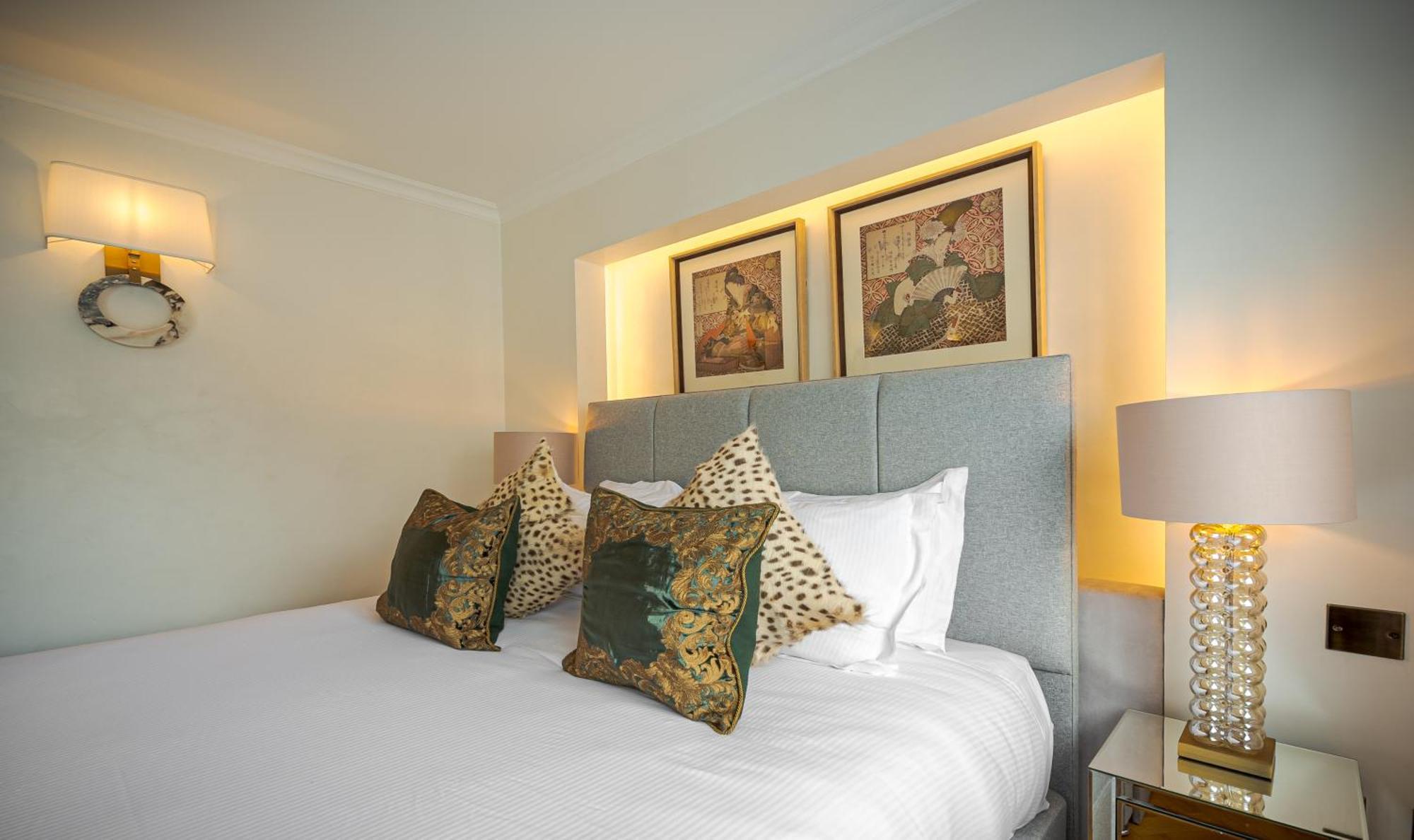 Modern Knightsbridge Apartment With Balcony Overlooking Harrods Prime Location London Kültér fotó