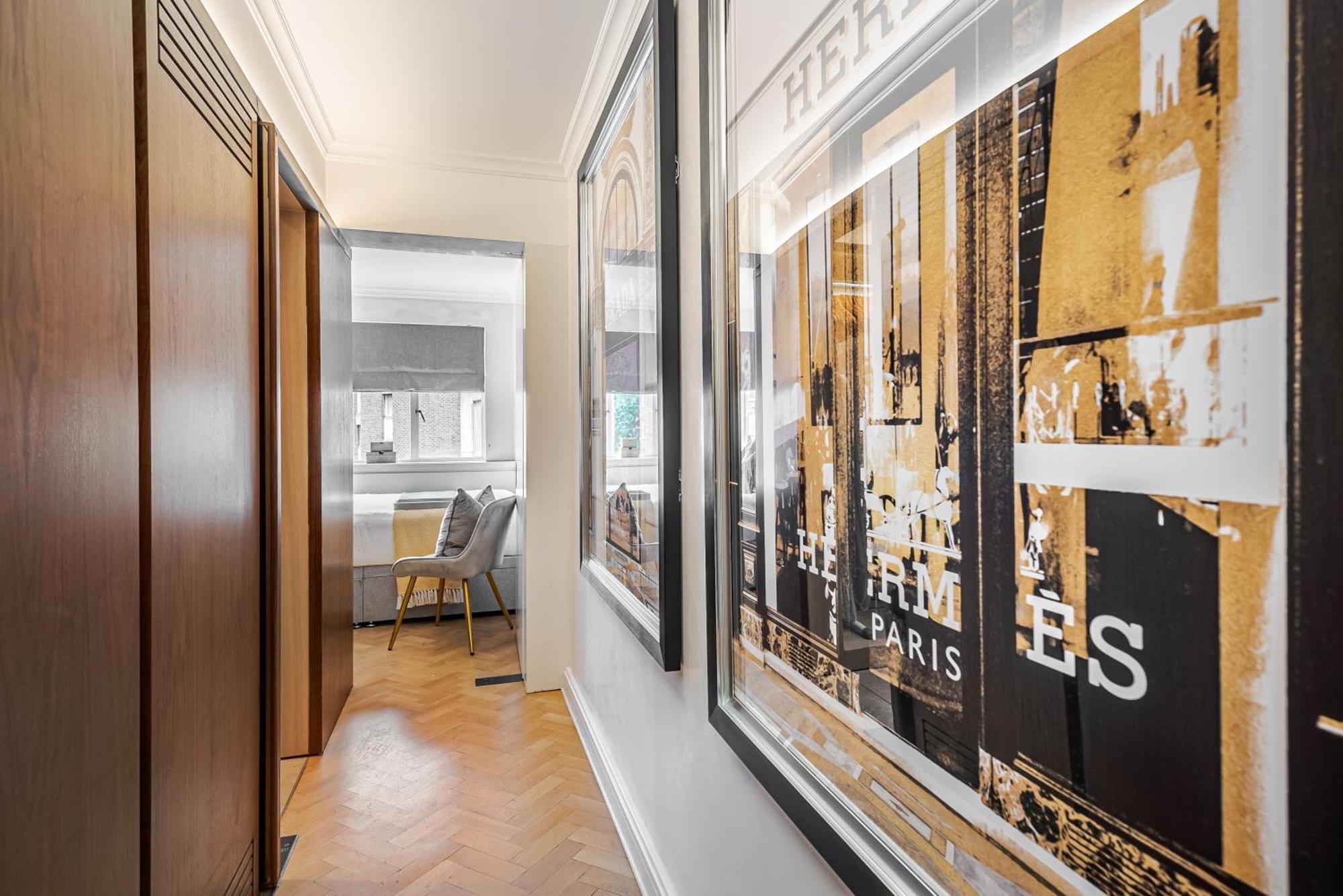 Modern Knightsbridge Apartment With Balcony Overlooking Harrods Prime Location London Kültér fotó