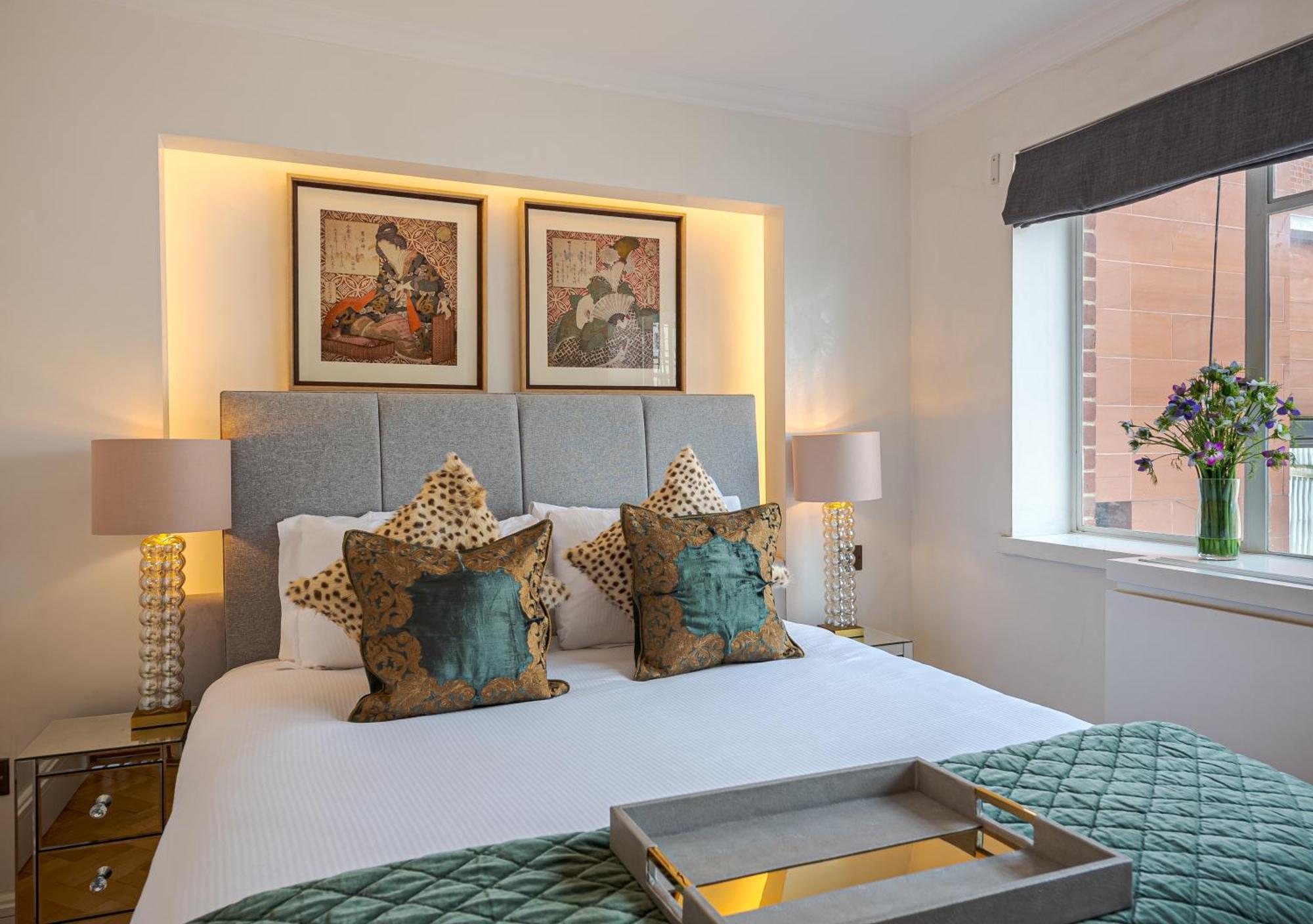 Modern Knightsbridge Apartment With Balcony Overlooking Harrods Prime Location London Kültér fotó