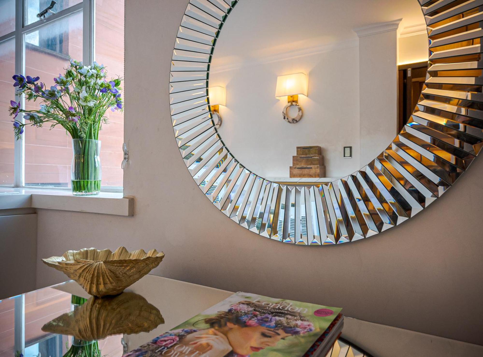 Modern Knightsbridge Apartment With Balcony Overlooking Harrods Prime Location London Kültér fotó