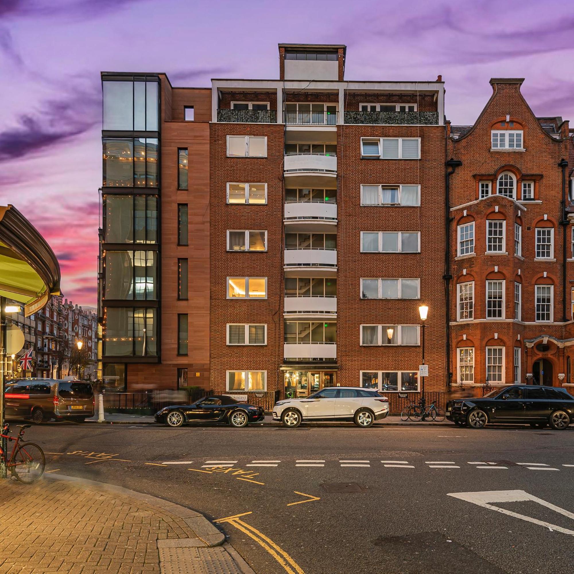 Modern Knightsbridge Apartment With Balcony Overlooking Harrods Prime Location London Kültér fotó